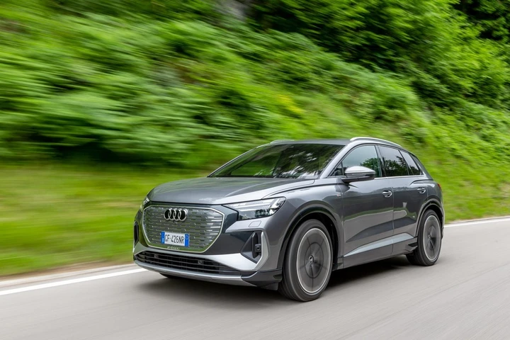 Audi Q4 50 e-tron quattro: prima prova, allestimenti, prezzi