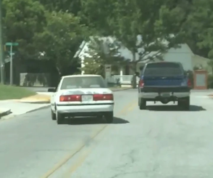Traina auto senza conducente all’interno [Video]