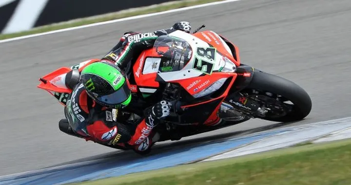 Superbike Assen risultati e classifica: vince Laverty su Sykes, terzo Baz.