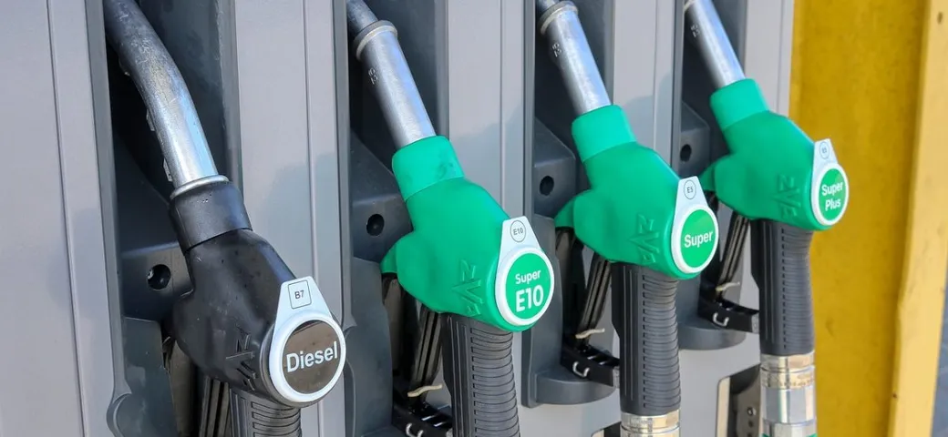 Rincari Carburanti 2025: scontro tra Codacons e Ministero