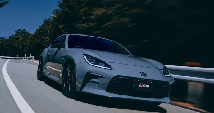 Toyota GR86 si aggiorna: più precisione, tecnologia e piacere di guida
