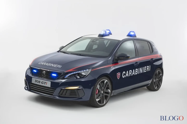 Un Leone per i Carabinieri: consegnata la nuova Peugeot 308 GTi