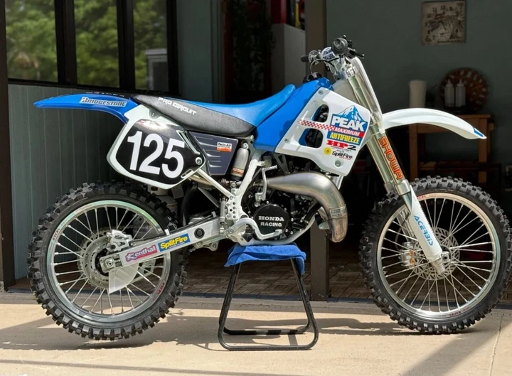 Honda CR125 Peak 1991: il ritorno di una leggenda del Supercross