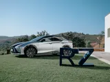 Nuova Lexus RZ 2025: tecnologia e comfort ai massimi livelli