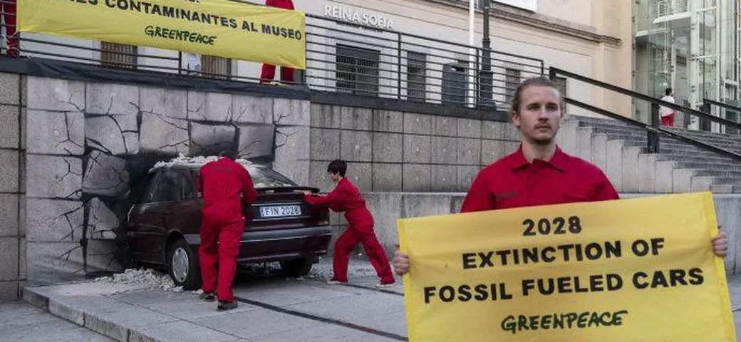 2028: Greenpeace chiede lo stop alla vendita di auto convenzionali entro dieci anni
