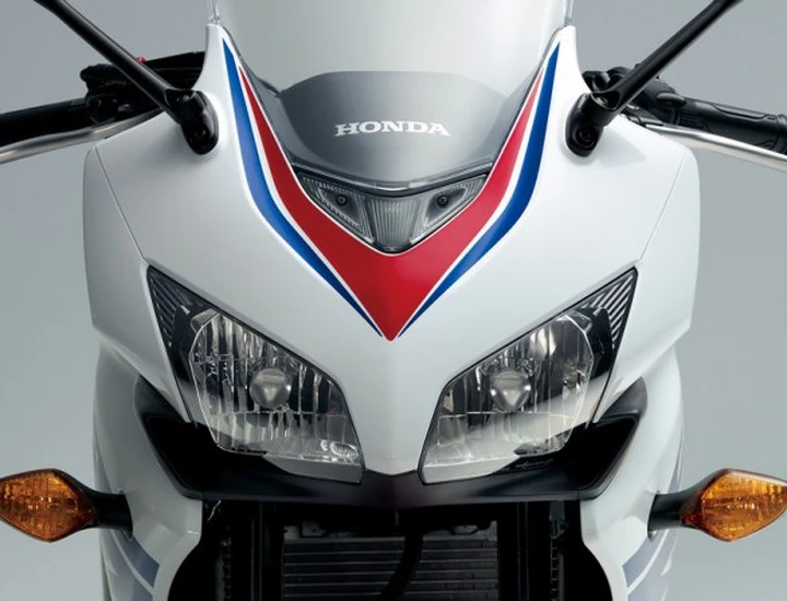Honda svela la CBR400R per il mercato giapponese