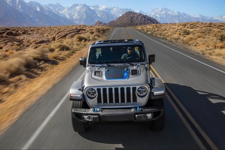 Jeep Wrangler 4xe: si aprono gli ordini