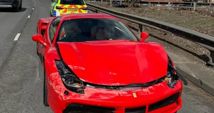 Ritira una nuovissima Ferrari 488 GTB e si schianta dopo 3 chilometri