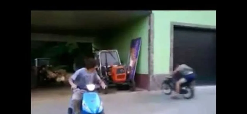 Cretini in moto: la compilation