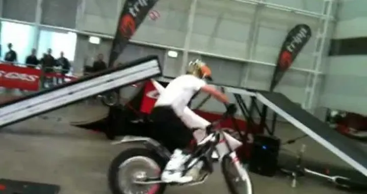 Backflip più "piccolo" del mondo /video