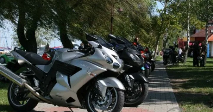 Foto del giorno: ZZR meeting