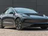 Perché la Tesla Model 3, e altre elettriche, consumano più rapidamente gli pneumatici