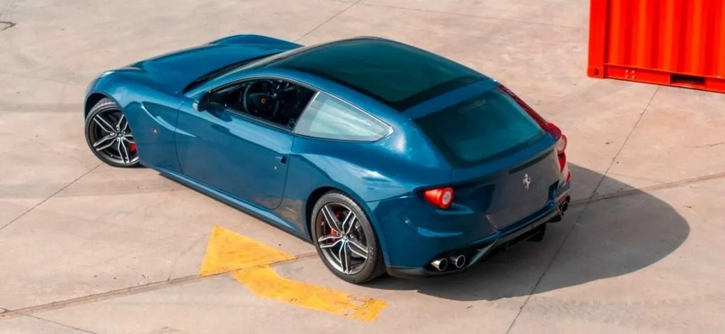 Chi desidera la Ferrari FF di John Elkann? Ora è all'asta