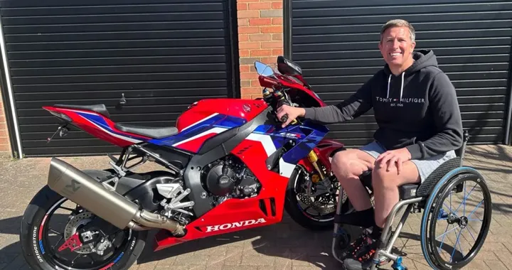 Fratture, coma e paralisi: Steve Mercer sfida tutto e torna in moto