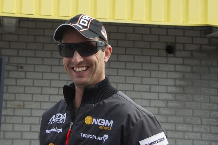 MotoGP: ignoti tentano di rapinare Edwards, lui esce con la mazza da baseball