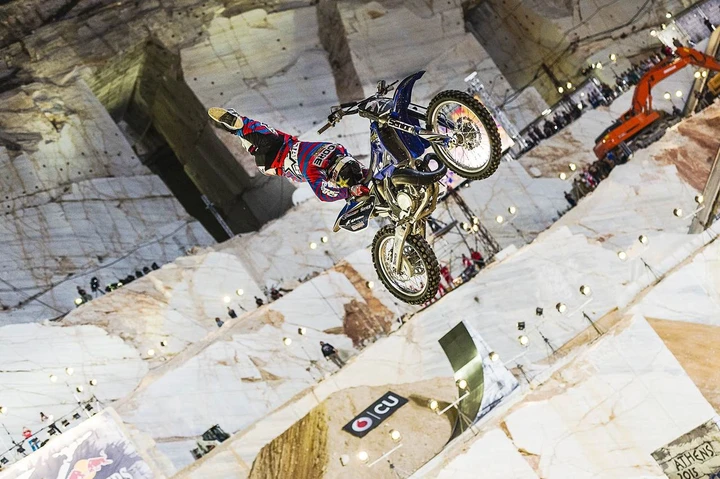 Moore vince la tappa greca del Red Bull X-Fighters 2015