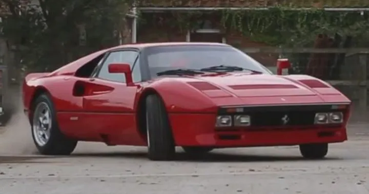 Ferrari 288 GTO: con Tax the Rich in Video