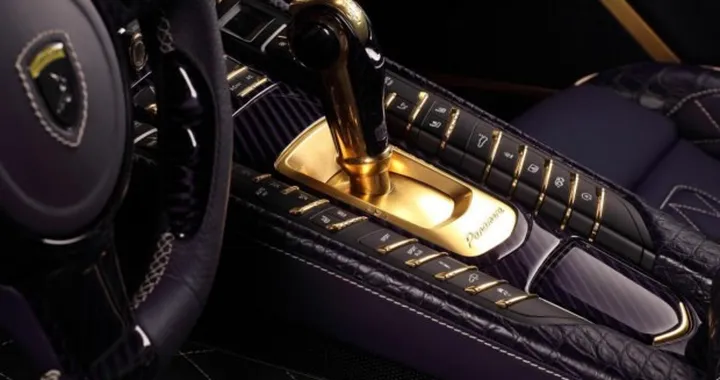 Porsche Panamera Stingray GTR: l'ammiraglia con gli interni d'oro