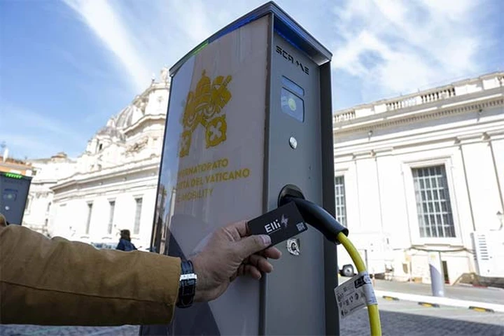 Auto elettriche in Vaticano: Elli gestirà ricarica e fleet management digitale