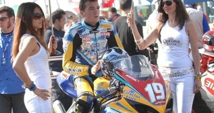 SBK a Magny Cours: le paddock girls