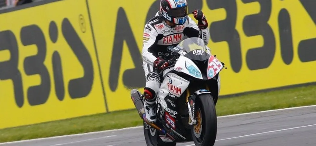 Superstock 1000: De Rosa trionfa a Donington