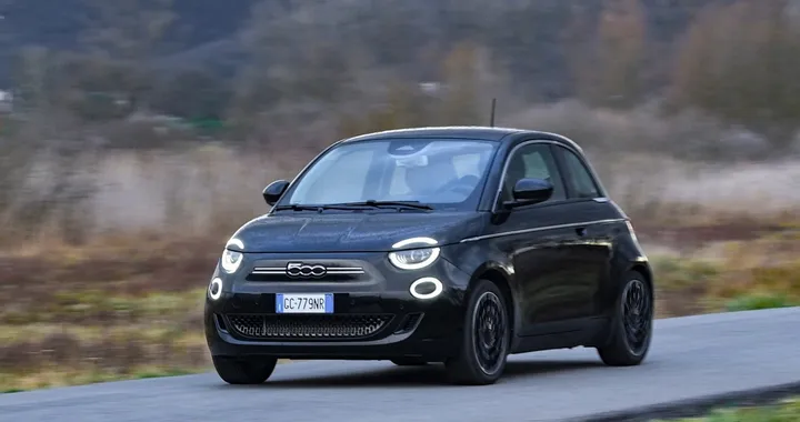 Fiat 500e Icon: la prova su strada