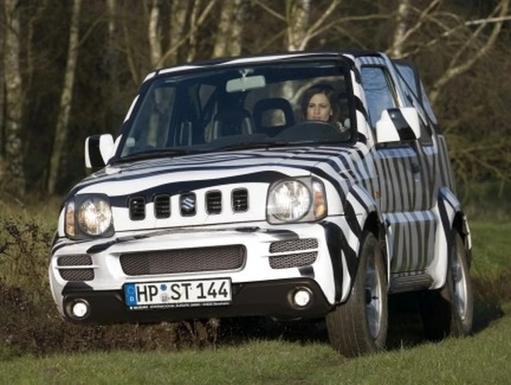 Suzuki Jimny, 2 modelli per farsi notare