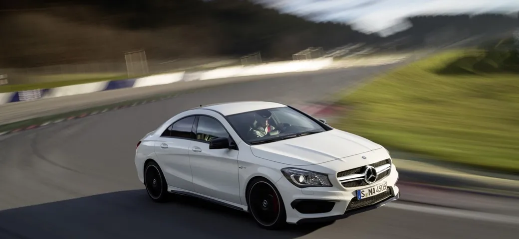 Mercedes-AMG CLA 45 e GLA 45: il 2.0 arriva a 381 cavalli