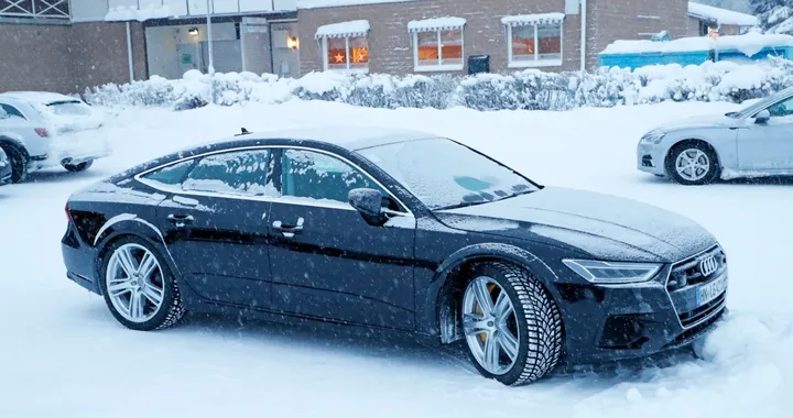 Nuova Audi RS7: foto spia sulla neve