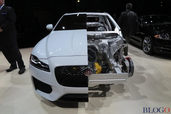 Jaguar: presto i motori 