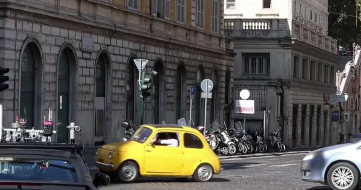 Tom Cruise e la Fiat 500 nel nuovo film di Mission Impossible