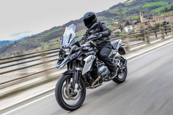 BMW R 1200 GS Triple Black 2016 [Video]