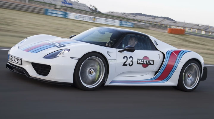 Al Nurburgring con le Porsche 918 [Video]