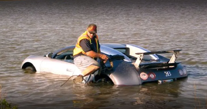 Un anno di carcere per l'uomo che affondò la Bugatti Veyron