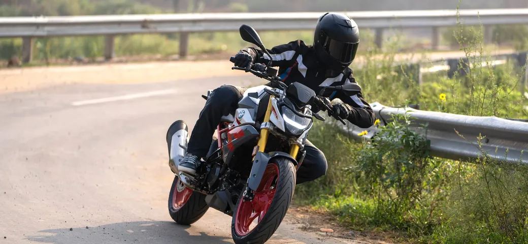 BMW G 310 R 2021: la più piccola delle roadster si rinnova