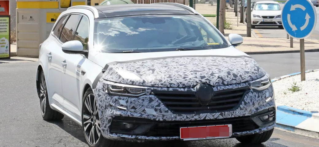 Renault Talisman Sporter: le foto spia