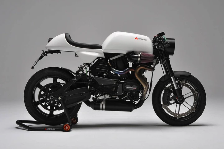 David Sanchez realizza la nuova café racer BOTT XC1