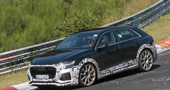 Audi Q8: foto spia della versione RS