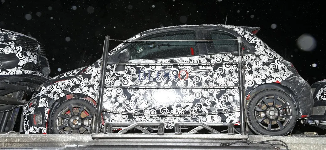 Abarth 500: foto spia del facelift
