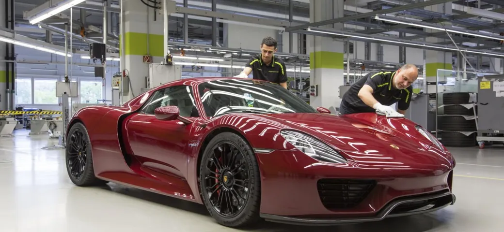 Porsche 918: termina la produzione dell'hypercar
