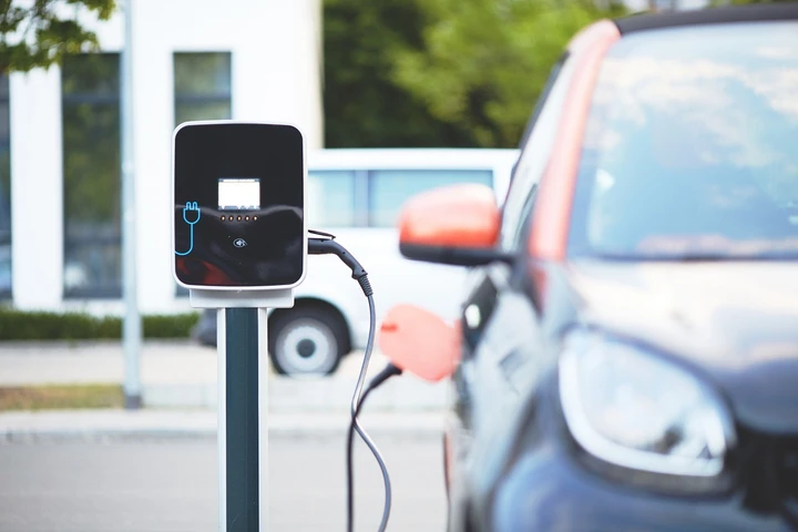 Auto elettriche: anche Verona dice stop alle colonnine gratuite
