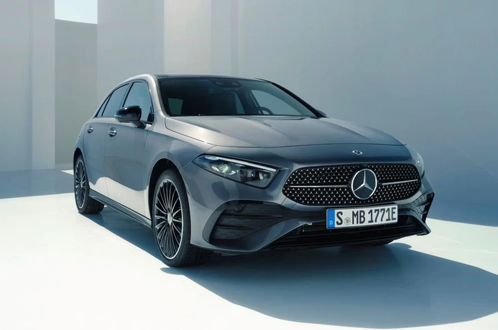 Mercedes-Benz Classe A, la storia non si interrompe e va avanti fino al 2028