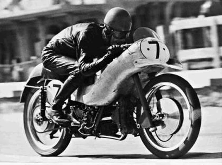Amarcord: Enrico Lorenzetti, “aristocratico” e geniale campione della Moto Guzzi