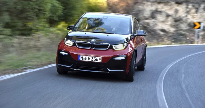 BMW i3 s: primo contatto con la compatta elettrica