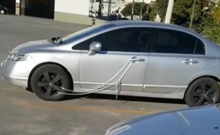 Antifurto con catena e lucchetto per l'auto: funzionerà? [Video]