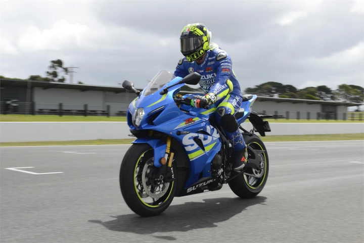 Iannone e Rins a Phillip Island sulla Suzuki GSX-R1000 R