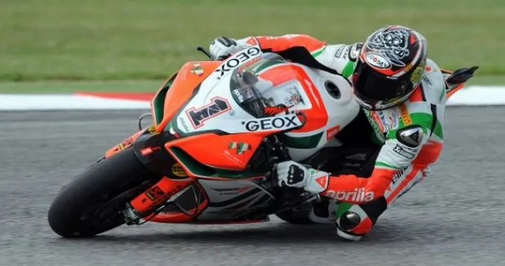 Superpole,  "vola" Rea. In scia Checa, Laverty, Melandri. Atteso il recupero di Biaggi