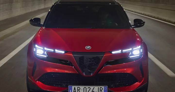 Alfa Romeo Junior Ibrida, sbarca nel Regno Unito per lasciare il segno