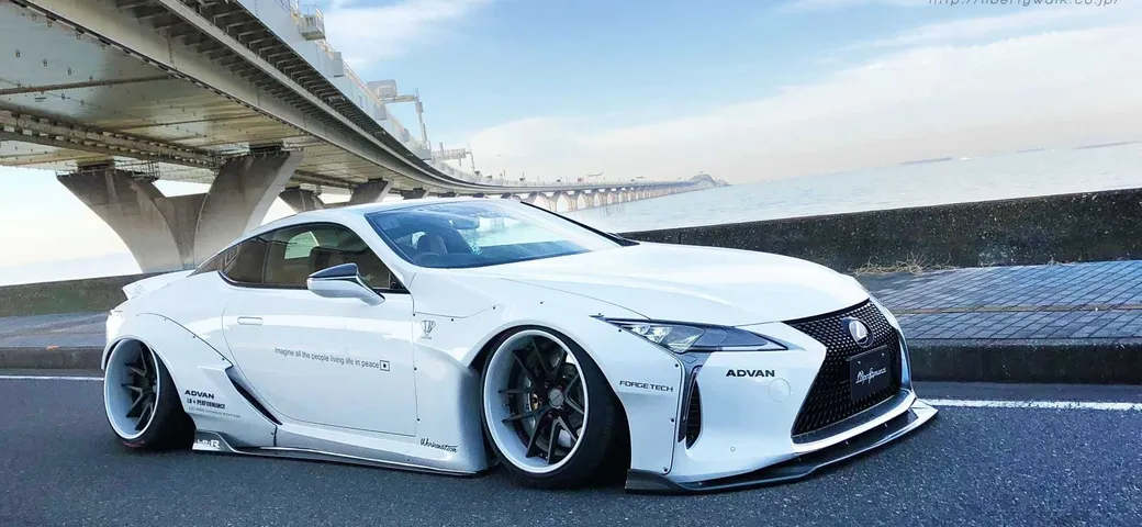 Lexus LC 500h, estrema e cattivissima con il kit di Liberty Walk