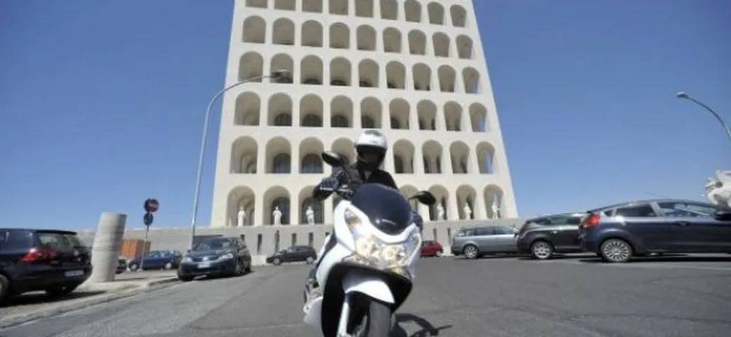 Honda PCX 150, pratico ed economico, ora anche più potente: Il Test di Motoblog